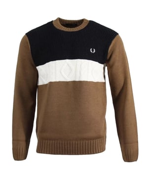Brauner Pullover von Fred Perry, strukturierter Panel-Pullover, 50 % Wolle, 50 % Acryl, brauner Pullover. Hergestellt in China, lange Ärmel, Panel-Design