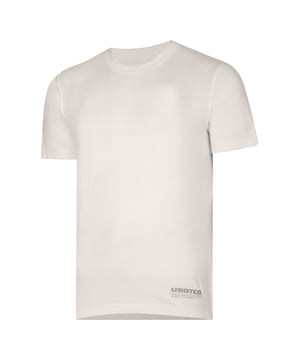 100% BCI katoen. Ontwerp: Geborduurd, Logo, Zeefdruk, Tekst. Halslijn: Crew Neck, Ribbed. Mouwtype: Korte mouwen. Schouderinzetstukken. 180gsm. Duurzaamheid: Milieuvriendelijk, lager waterverbruik, gemaakt van gerecycleerde materialen, inkt op plantaardige basis..