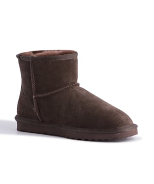 DETAILS


Unieke volledig voorgevormde inlegzool met ondersteuning - volledig met schapenvacht gevoerd voetbed - uiterst comfortabel
Unisex laars van superieure schapenvacht

Volledig lederen suède bovenwerk - Waterafstotend

Zachte echte Australische schapenvacht voering
Duurzaam gewonnen en milieuvriendelijk verwerkt
Waardevolle unisex laarzen
Rubberen EVA buitenzool met hoge dichtheid - maakt de zool lichter, zachter en duurzamer
Dubbele stiksels en versterkte hiel
Sheepskin ademt waardoor voeten warm blijven in de winter en koel in de zomer
100% gloednieuw en van hoge kwaliteit, geleverd in een gemerkte doos, geschikt als cadeau