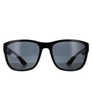 Les lunettes de soleil Prada Sport PS01US 1AB5Z1 Black Grey Polarisé sont un style rectangulaire facile à porter. Le style audacieux comprend des temples épais avec le logo Red Prada Sport. Une finition caoutchoutée donne une sensation sportive et les inserts en caoutchouc à l'intérieur des tempes aident à maintenir les lunettes de soleil en place.