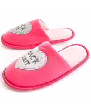 Huisslipper voor vrouwen. Comfortabele pasvorm. Gevoerde inlegzool. Antislip zool. Versterkte stiksels. Gefabriceerd door andere merken voor ons merk.