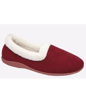 Keep feet warm and cosy this season with these Sandie II women's slippers from Sleepers, designed with a sumptuous memory foam footbed, a soft fleece lining, and a padded collar.
- Imitation Suede
- Memory foam footbed
- Fleece lining
- Padded collar
- TPR Sole