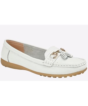 Add a classic touch to your everyday wardrobe with these Camila Tassle Loafers from Boulevard. Constructed in a premium leather with gold detailing and a front tassle for on-trend looks every time. With a crisp white colourway and intricate-stitch detailing. these are a chic option for all your smart casual needs.
- Action Leather
- Slip on design
- Tassle to the front
- Gold buckle detailing
- TPR Sole