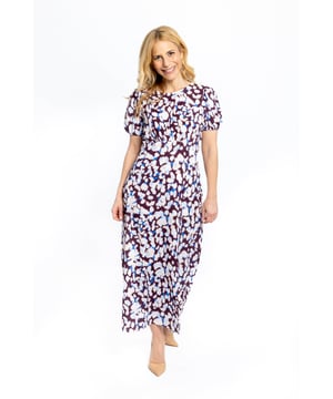 Con una cintura ajustada que favorece, un escote redondo y mangas cortas, el vestido Eva es perfecto para cualquier ocasión. La longitud midi y el suave flujo de la falda hacen que el vestido Eva luzca impresionante combinado con sandalias o zapatillas.

97% poliéster, 3% elastano

Lavable a máquina a 30°