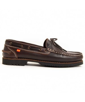 Made in Spain. Purapiel, 10 years warranty. Men's casual boat shoes. Made in 100% natural leather, chrome VI free. High quality materials. Handcrafted stitching. Non-slip rubber sole. Manufactured by other brands for our brand.