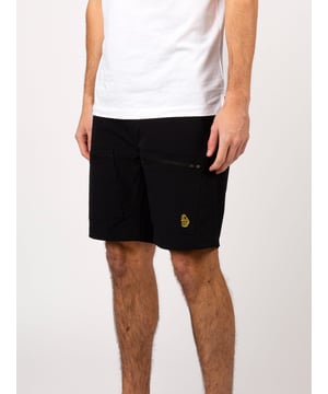 LUKE takes inspiration from traditional outdoor wear with these durable, light weight nylon shorts. They feature a front button and concealed zip closure and multiple zip pockets- perfect for all your essentials. They are detailed with the Gran Paradiso woven badge on the back and are then complete with the brand's signature lion head embroidery on the left leg pocket.