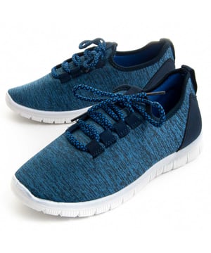 Casual sneaker voor dames. Comfortabele pasvorm. Gevoerde binnenzool. Antislipzool. Versterkte stiksels. Geproduceerd door andere merken voor ons merk.