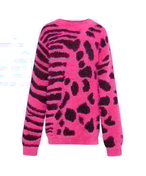 Mit einem wilden Mix aus Leo und Zebra gehst Du mit dem myMo KIDS Pullover auf Herbst-Winter-Safari. Der weiche, gebürstete Strick trägt sich super angenehm und lässt sich ganz einfach mit Jeans kombinieren. Der lockere Fit mit abschließenden Rippbündchen wird garantiert der Favorit im Kleiderschrank.  Strickpullover