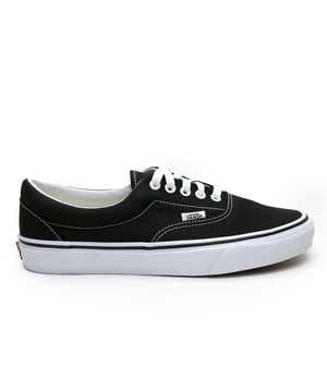 Especificaciones: Zapatillas de deporte de perfil bajo con lengüeta y forro acolchados Parte superior: Lona Cordones: Cordón plano Tipo de suela: Suela plana con logotipo