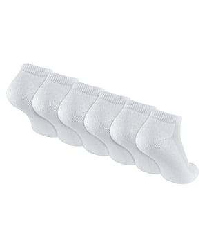 Als uw kinderen van sporten houden, willen we dat ze zich zo comfortabel mogelijk voelen. Daarom hebben we comfort en kwaliteit gecreëerd en ontwikkeld in onze Sock Snob Kinderen BamboeTrainer-sokken, in de overtuiging dat ze de voeten van uw kinderen de beste allround atletische ervaring zullen geven! Bamboe is superzacht en van nature vochtafvoerend, transporteren vocht weg van hun huid en verminderen de hoeveelheid zweet die hun voeten produceren tijdens het sporten. Deze sneakersokken hebben ook honingraatventilatiepanelen om het ademend vermogen van de sokken te vergroten en hun vochtafvoerende eigenschappen te verbeteren. De bovenkant van de sokken omsluit de enkel ook niet te strak om het comfort te verbeteren. Dus al die eigenschappen van bamboevezels maken deze sokken perfect voor sportdagen op school of als je je kind meeneemt naar de training. Ze zullen zich geweldig voelen terwijl ze hun favoriete spel spelen!. Er is ook demping toegevoegd aan de onderkant van de voet, de hiel en de teen voor extra comfort. Ze hebben ook een laag uitgesneden lengte, waardoor ze ideaal zijn voor sportschoenen en oefeningen in de zomermaanden Ze zijn verkrijgbaar in 2 maten: 3-7 jaar (27-30 EU) en 8-11 jaar (30-36 EU), ze zijn gemaakt van 36% Katoen 36% Bamboe (Viscose) 26% Polyamide 2% Elastaan ​​en verkrijgbaar in een verpakking van 6 paar. Ze zijn veilig wasbaar in de machine. Extra productdetails Sock Snob Kinderen Trainersokken Bamboe/katoenmix Vochtafvoerend vermogen Gedempd Voet Laag uitgesneden kwartlengte Superzacht en comfortabel Geweldig voor alle sporten Goed voor schoolsportdagen Verkrijgbaar in zwart en wit 2 maten: 3-7 jaar en 8 -11 jaar Machinewasbaar