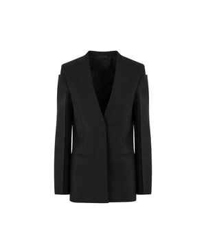 - Composición: 73% lana 27% lana mohair - Totalmente forrado - Cierre con botones - Manga larga - La modelo mide 1,78 m y lleva puesta la talla 36 - Made in Italy - Número de artículo: BW30CU-13QB-001 - Género: MUJER - Código: JKT GV 2 FJ 00 O44 S3 T