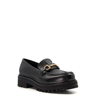 Add a modern update to your shoe collection with our Glacial snaffle trim loafers. Made with luxurious, high-quality leather, a timeless equestrian-inspired metal bar creates a sophisticated look, whilst the chunky tracker sole will instantly update any formal or smart-casual look. An effortless way to stay on-trend.