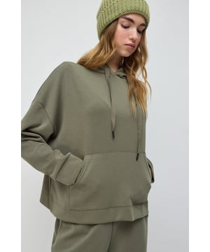 "Entdecken Sie "Nomatter-What", eine Kleidungskollektion für starke, einzigartige und stilvolle Frauen. Unsere Marke zeichnet sich durch hochwertige Stoffe und moderne Designs aus und bietet schicke und bequeme Stücke, die in jeden Moment Ihres Lebens passen. Von der täglichen Kleidung bis zu besonderen Anlässen sind unsere Produkte darauf ausgelegt, Ihren Stil mit Liebe zum Detail widerzuspiegeln.Unsere Kollektion vereint saisonale Trends mit zeitloser Ästhetik und betont Ihre Eleganz mit femininen Details.