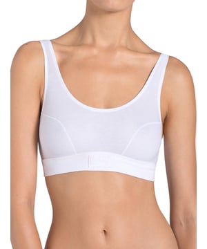 Sloggi Double Comfort Cotton Top, this ultra soft non-wired bra is made from 95% cotton for extra comfort whilst the flat seams are great for a smooth finish under tight fitting clothing. The round neckline is flattering whilst the wide underbust band offers all-day comfort.