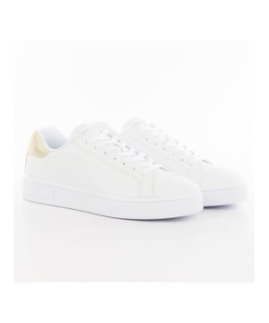 Sneaker Armani Exchange Geo AX Femme Weiß Leder. Authentischer Schuh der Marke Armani Exchange - Streetwear/Sportswear Design von Armani Exchange - Armani Exchange für Frauen, modisch, perfekt für den Alltag - Weiße Sneaker von Armani Exchange passen perfekt zu Ihrer Garderobe - bequemer Lederstoff - klassische Schnürsenkel - Geo AX - Synthetik.