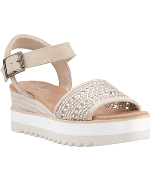 De Diana Sandal voor dames is de halfhoge sleehak met natuurlijk platform die je precies de juiste hoogte geeft met alle functionele kenmerken voor comfortgeobsedeerden, zoals een ultralichte tussenzool met een stijlvol touwomslagdetail.