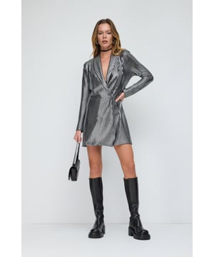 Nomatter-What bietet eine Kollektion für starke, einzigartige und stilbewusste Frauen. Hochwertige Stoffe und moderne Designs vereinen Komfort und Eleganz für jeden Anlass. Ob Alltag oder besondere Events – unsere Liebe zum Detail macht den Unterschied. Entdecken Sie zeitlose Ästhetik mit femininen Akzenten und heben Sie Ihren Stil auf ein neues Level. Mit "Nomatter-What" finden Sie die perfekte Kombination aus Ausdrucksstärke und Eleganz.