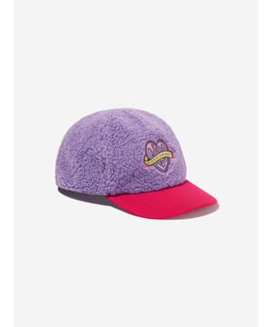 Marc Jacobs capture the fearless New York attitude and utilitarian work ethic in their aesthetic portraits. This girls violet cap has been projected in a Borg material with detailed branded embroidery on the front for a charming innovative edge.‚ Bicolour Faux Shearling Cap‚ Fancy MARC JACOBS Branded Embroidery On Front‚ Adjustable Plastic Closure System On BackMarc Jacobs : Kids Head SizeAge: 2Y 50cmAge: 3Y 50cmAge: 4Y 52cmAge: 5Y 52cmAge: 6Y 52cmAge: 8Y 31-34cmAge: 10Y 31-34cmAge: 12Y 35-38cmAge: 12+ Y 35-38cm