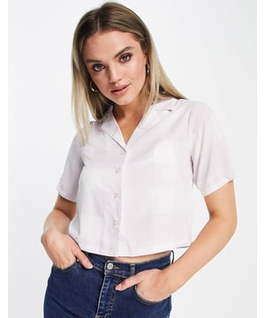 Revere collar Button placket Short sleeves Boxy fit