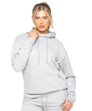 Dieser Pullover-Hoodie von Enzo bietet verlängerte Ärmel und praktische Taschen, um Ihre Wärme und Bequemlichkeit zu gewährleisten. Perfekt für sowohl informelle als auch formelle Anlässe bietet dieser geräumige Hoodie ausreichend Bedeckung für Ihren Körper. Dieses übergroße und fleecegefütterte Essential ist komplett mit einem Pullover-Design, gerippten Handgelenken und einer Kapuze für einen Hauch von Raffinesse. Außerdem ist es für Ihre Bequemlichkeit leicht maschinenwaschbar.