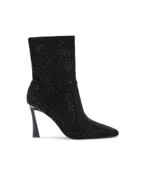 This KG Kurt Geiger Sweetie boot is completely embellished with black crystals. The heel is in a flared design. Heel height: 9.5cm.
