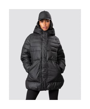 Size/Fit Summary: True to size, Oversized fit. If you want a fitted look, it is recommended to size down. Centre back measurement for Size S is 82.5cm and sleeve length from neck point is 78cm.
Note: This Puffer Jacket has been fully padded for optimum warmth, so it may retain a stiffer shape on some figures.
The Women's Intrepid Puffers offer superior protection from the elements on winter excursions with the addition of an internal carry strap to allow for effortless travel on your shoulders. Crafted from a water-repellent 100% recycled nylon shell and featuring soft padded insulation, this rubberised mid puffer jacket has a stylish oversized cocoon shape and will keep you warm in temperatures as low as -25°C (-13°F).

Certified vegan
Water-resistant
Recycled shell fabric has a light coating for a rubber touch feel
Highly insulated using eco-friendly filling made from recycled plastic bottles
Fleece lined hood for added warmth
Front pockets with a knuckle side liner for added warmth
Centre front Hunter branded zip and webbing drawcords
Bungee drawcords at hood for adjustability
Internal chest pocket with zip closure
Soft ribbed cuffs for comfort and added insulation
Internal carry strap which can be worn on shoulders
Can be worn in temperatures as low as -25°C

Product code: WRO1407RTN