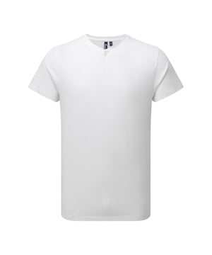 60% Katoen, 40% Gerecycleerd Polyester. Stof: Zachte aanraking. Ontwerp: Eenvoudig. Halsuitsnijding: Geknoopt. Geschikt voor: Modern. Mouwtype: Korte mouwen. Knoopsluiting met 1 knoop, gemerkte kraag, onderhoudsvriendelijk, tweelingnaalds stiksel. 160 g/m². Duurzaamheid: Duurzame materialen.
