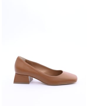 Zapato de bailarina bonito y elegante para mujeres  
Color tostado  
Hecho de 100% cuero  
Suela 100% tunit  
Altura del tacón de 4 cm  
Hecho en Italia  
Excepcional artesanía  
Calzado cómodo y a la moda  
100% CUERO