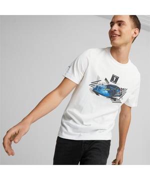 PRODUCT STORY: Leave the haters in the dust with this tee from our long-time collaboration with BMW M Motorsport. The sleek minimalism of the design is contrasted by a chaotic and colourful graphic depicting the BMW M4 GT3 on the chest. DETAILS: Regular fit; Crewneck; Shortsleeve; Regular length; Jersey fabric; PUMA Cat Logo and BMW M Motorsport label on the sleeves. Our model is 184 cm tall and is wearing size M.