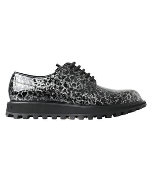 Zapatos 100% autenticos de Dolce & Gabbana.
  Modelo: Zapatos Derby Vernice eponge.
  Color: Blanco negro.
  Material: 100% cuero.
  Suela de goma.
  Detalles del logotipo.
  Fabricado en Italia.