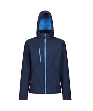 Stof: Microfleece, Polyester, Geweven. Ontwerp: Eenvoudig. Stof Technologie: Ademend, Waterdicht, Winddicht, XPT. Kinbeschermer, uitgesneden etiket, kap, drielaags. Manchet: Verstelbaar. Halslijn: Hoge Hals, Hooded. Mouwtype: Met lange mouwen. Eigenschappen van de kap: Verstelbaar, Grown On Hood. Zakken: 1 Borstzak, 2 Voorzakken. Bevestiging: Volledige ritssluiting, ritsbescherming. Zoom: Open.