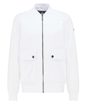 geen voering/geen voering, geen vulling  Deze sportieve herenblouson van DreiMaster Maritim is gemaakt van een ultralichte, glanzende kwaliteit, waardoor het een ideale dagelijkse metgezel is. Twee decoratieve klepzakken met zijzakken benadrukken de casual look en zijn voorzien van gegraveerde drukknopen met logo. De jas wordt optisch afgerond door elastische boorden aan de zoom en mouwuiteinden en een ritssluiting.  Blouson