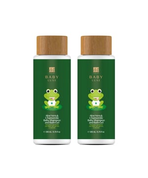 Limpia suavemente y protege la delicada piel y el cabello de tu bebé con este champú y gel de baño calmantes. Formulado con extractos naturales de caléndula y manzanilla, deja el cabello suave, sedoso y fácil de peinar. Dale a tu pequeño el cuidado suave que se merece.