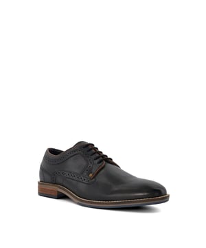 Embrace classic styling with our elevated wing-tip brogue, Bennett. The brogue detailing lifts this otherwise minimal style, making it more versatile for both formal and less formal occasions. Crafted from the finest material, and made to last, Bennett culminates in metal hardware trims and our bespoke visible topstitching, setting the look apart.