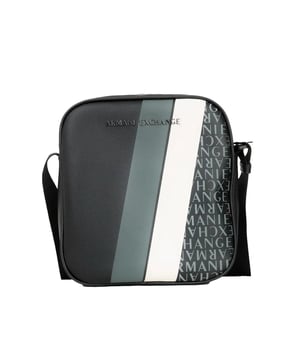 Sacoche Armani Exchange Line AX Homme Schwarz Polyurethan. Authentisches Gepäck der Marke Armani Exchange - Streetwear/Sportswear-Design von Armani Exchange - Armani Exchange für Männer, modisch und perfekt für den Alltag - Die schwarze Sacoche von Armani Exchange passt perfekt zu Ihrer Garderobe - bequemer Polyurethan-Material - klassisch - Line AX -