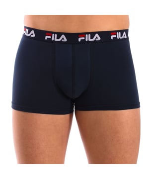 El bóxer Fila es un calzoncillo tipo bóxer con un diseño clásico y liso, este bóxer viene con el logo impreso en la cintura para mayor comodidad.
Efecto memoria: no se estira o encoje tras su lavado.
Doble forro en la parte de las zonas íntimas en algodón.
Máxima transpirabilidad y no genera olores.
Tejido absorbente, confortable y sensación de calidez.
Goma de la cintura elástica, resistente y elude rozaduras.
 Composición: 95% Algodón; 5% Elastán
 Cuidados:
Lavar a máquina a máximo 30º.
No usar lejía.
No usar secadora.
No permite el uso de plancha.
No lavar en seco.