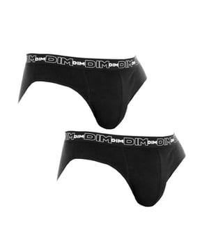 Pack of two Cotton Stretch briefs.
 Rubber waistband.
 Detail of the brand name on the waistband.
 Breathable fabric.
 Anatomical front with the ability to hold without squeezing.
 Seams seen in tone.
 Composition: 96% Cotton, 4% Elastane
 Care:
Washing instructions:
 - Wash at max temperature. 40º.
 - Do not use bleach.
 - Do not use dryer.
 - Do not iron.