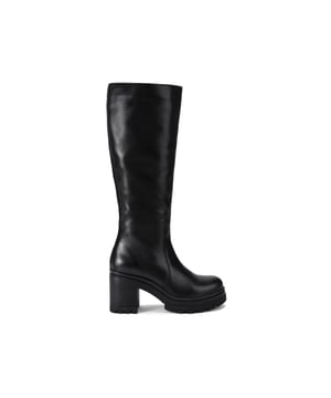 This Covent Knee is a tall boot which has a black leather upper with suede panel at the heel and small gold tone KGL stud. Heel height: 8cm.