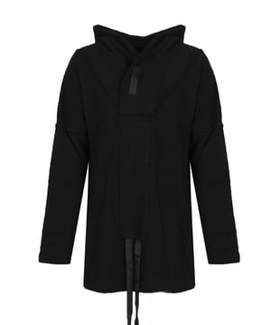 Unisex
Estilo holgado y más largo (Oversize)
Con capucha
Capucha decorada con cremallera
Cierre de velcro en el cuello
Dos bolsillos en la parte delantera
Decorado con cintas con logotipos
Aberturas laterales
Decorado con costuras exteriores
Fabricado con tela de alta calidad
Fabricado en Italia