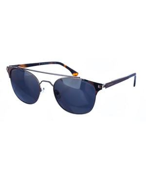 Gafas de sol Armand Basi con montura de metal.
 Color Plateado-habana
 Forma ovalada.
 Lentes de color Negro
 Patillas metalicas y acabado en acetato.
  Nombre de la marca grabado en la lente.
 Polarizada. 
 Incluye una funda de tela de protección.
Los colores reales del producto pueden variar ligeramente con respecto a los colores que muestra su monitor.
 
 Medidas  Ancho lente: 55 mm. Puente: 20 mm. Patillas: 145 mm.
 
 Limpiar las gafas con agua y jabón (neutro).
 - No utilice paños sucios o abrasivos, que puedan alterar las características de los filtros.
 - Utilice solo accesorios y repuestos originales.