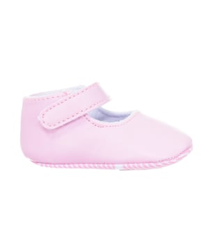 Soepele babyschoentjes.
 Buitenkant van polyleer.
 Enkelbandje met klittenbandsluiting aan de zijkant.
 Zachte textiel binnenkant.
 Microvezel zool.
 Naden in toon zichtbaar.
 Samenstelling: Buitenkant: Textiel; Binnenkant: Textiel; Zool: Textiel
 Onderhoud:
Reinigen met een natte doek.