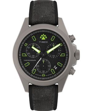 Dit Timex Field Post Chrono Chronograaf Horloge voor Mannen is het perfecte tijdstuk om te dragen of cadeau te geven. De grijze ronde behuizing van 43 mm, in combinatie met de comfortabele zwarte rubberen horlogeband, zorgt ervoor dat je optimaal kunt genieten van dit prachtige horloge zonder enige concessies. Aangedreven door een hoogwaardige quartzbeweging en waterdicht tot 10 bar, blijft je horloge tikken. Onze Expedition North® Field Chronograaf brengt de eerste chronograafcollectie naar onze Expedition North® lijn. Dit chronograafhorloge heeft een kalenderfunctie: Datum, Stopwatch, 24-uursweergave, Luminous wijzers en een schroefkroon. Hoogr kwaliteit zwarte rubberen band van 21 cm lang en 19 mm breed met een gesp. Gevaldiameter: 43 mm, gevalsdikte: 12 mm, gevalkleur: grijs en wijzerplaatkleur: zwart.