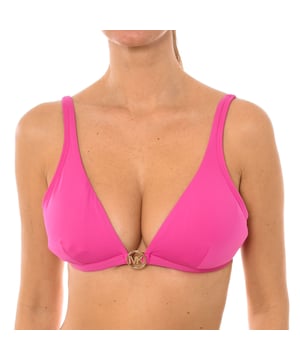 ¡Un top de bikini triangular clásico es un elemento básico del guardarropa! Este bikini con parte superior triangular de Michael Kors con ribete con logo y copas suaves extraíbles será tu opción ideal para cualquier día soleado.

Top de bikini triangular.
Tirantes finos regulables.
Adorno de logotipo.
Copas suaves extraíbles.
Cierre de gancho.
Costuras vistas a tono.
 Composición: Exterior: 85% Poliamida, 15% Elastano; Forro: 92% Poliéster, 8% Elastano.; Copas: 100% Poliuretano.
 Cuidados:
Lavar a mano con agua fría.
Utilizar jabón neutro.
No utilizar lejía.
Aclarar sin retorcer.
No planchar.