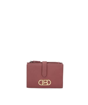 Cartera de mujer. El cierre es con botón de presión. Los bolsillos internos son tarjeteros y porta billetes. Los bolsillos externos están ausentes. Falta la correa para el hombro. Falta el mango. Hay un compartimento interno. El material exterior es 100% Piel Auténtica. Internamente está forrado en piel auténtica. Medidas: 12,5x10x1,5 cm. Producto de moda