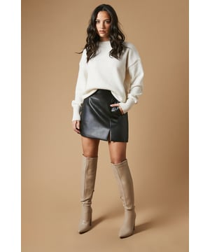Over-the-knee design for a bold, statement look
        Pointed toe shape adds a touch of sophistication
        High block heel between 7-9cm for a confident stride
        Faux leather material offers a sleek, polished appearance
        Versatile style suitable for various daywear occasions
    
    Step out in style with these striking Kandi over-the-knee boots from Oasis. The sleek faux leather finish and pointed toe design lend a touch of elegance to any ensemble. With a comfortable yet eye-catching high block heel, these boots are perfect for adding a dash of drama to your daytime look. Pair them with a flowy printed dress for a chic contrast, or team with skinny jeans and an oversized jumper for a more casual vibe. Ideal for family gatherings, brunches with friends, or a day out shopping, these versatile boots will quickly become your go-to footwear for elevating everyday outfits. The over-the-knee silhouette offers warmth and style in equal measure, making them a practical choice for cooler days without compromising on fashion-forward appeal.