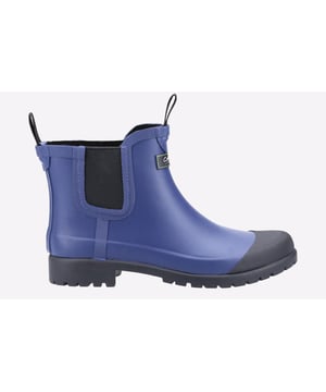 Der kurze Gummistiefel für Damen von Cotswold, Blenheim, hat den klassischen Chelsea-Look und ist nicht nur für den Garten geeignet! Dieser Stil würde unter Ihrer Jeans in der Stadt großartig aussehen. Er ist extrem flexibel und hat eine stark profilierte Sohle für Grip und Haltbarkeit.
- Kurzer Gummistiefel im klassischen Chelseastil.
- Vollständig wasserdicht
- Zugschlaufe vorne und hinten
- Doppelter elastischer Zwickel mit Innenhülle
- Starke Stollensohle für Grip und Strapazierfähigkeit
- Schwarze Zehenkappe in Kontrastfarbe
- Diamant-Zehenkappe und Fütterung
- Äußerst flexibel
- Bei nassem Wetter ideal für die Gartenarbeit.