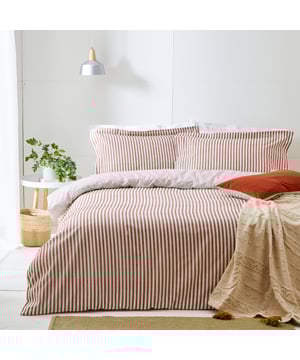 This duvet cover set is both a contemporary and classic addition to your home. The reversible subtle mélange print provides a luxurious woven striped appearance. The included matching pillowcases creates a simple yet relaxed look with their Oxford Borders; alongside the reversible stripe design that adds an effortless relaxed look to your bedroom. Choose your favourite side to fit with your style or flip sides to give your bedroom a midweek refresh. Single size includes one matching pillowcase measuring 50 x 75cm (20" x 30"), Double/King Size includes two matching pillowcases measuring 50 x 75cm (20" x 30").