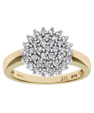9K (375) geel goud: 2,4 gram; # Diamant: 0,5 ct