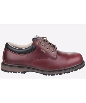 Stonesfield ist ein wasserdichter, robuster Herren-Wanderschuh für jedes Terrain. Das Obermaterial aus Vollnarbenleder und die wasserdichte Membran sorgen für einen eleganten Look, ohne dass die Funktionalität zu kurz kommt. Das Memory Foam-Fußbett sorgt für extremen Komfort.
Wasserdichter Wanderschuh aus Vollnarbenleder für Herren - Memory-Schaum-Fußbett - Doppelte Dichte und ölbeständige Laufsohle