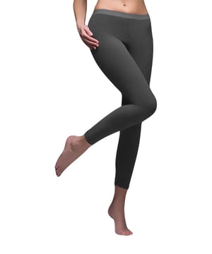 Die Microfleece-Thermokonstruktion hält mehr warme Luft in Körpernähe und hält Sie länger warm. Hervorragend als weiche Wärmeschicht unter jeder Kleidung zu tragen. Um in der kältesten Zeit so warm wie möglich zu sein, brauchen Sie eine leistungsstarke Schicht direkt auf der Haut, die Ihnen den Start erleichtert. Heat Holders Thermal Microfleece Base Layer ist die Antwort darauf! Sie besteht aus leichtem Mikrofleece und hat ein hervorragendes Verhältnis zwischen Gewicht und Wärmeleistung, was sie zu einer äußerst vielseitigen Schicht macht. Die flachen Komfortnähte minimieren die Masse und sorgen für eine dauerhafte und nicht einschnürende Passform - perfekt für Lagenlook! Um eine schlanke Passform und einen hohen Tragekomfort zu gewährleisten, ist die Mikrofleece-Basisschicht hoch atmungsaktiv und lässt Feuchtigkeit entweichen - so bleiben Sie bei allen Aktivitäten trocken und warm. Zusammen mit dem innovativen multidirektionalen Stretchanteil und der fachmännischen Bürstentechnik der Wärmehalter sorgt sie für eine hohe Bewegungsfreiheit beim Tragen und hält die warme Luft dicht am Körper. Die Unterseite der Basisschicht hat einen dehnbaren, elastischen Bund, um Ihnen die bestmögliche Passform zu bieten, wenn Sie warm sind. Sie ist in verschiedenen Größen von Small bis X-Large (24-33" Taille) erhältlich, damit Sie die am besten passende Thermo-Basisschicht finden. Alle Artikel der Microfleece-Basisschicht haben einen großartigen TOG-Wert von 0,61 und bieten Ihnen somit die bestmögliche Wärme! Diese Basisschicht gibt es sowohl in Herren- als auch in Damengrößen, und es sind sowohl Oberteile als auch Unterteile erhältlich!